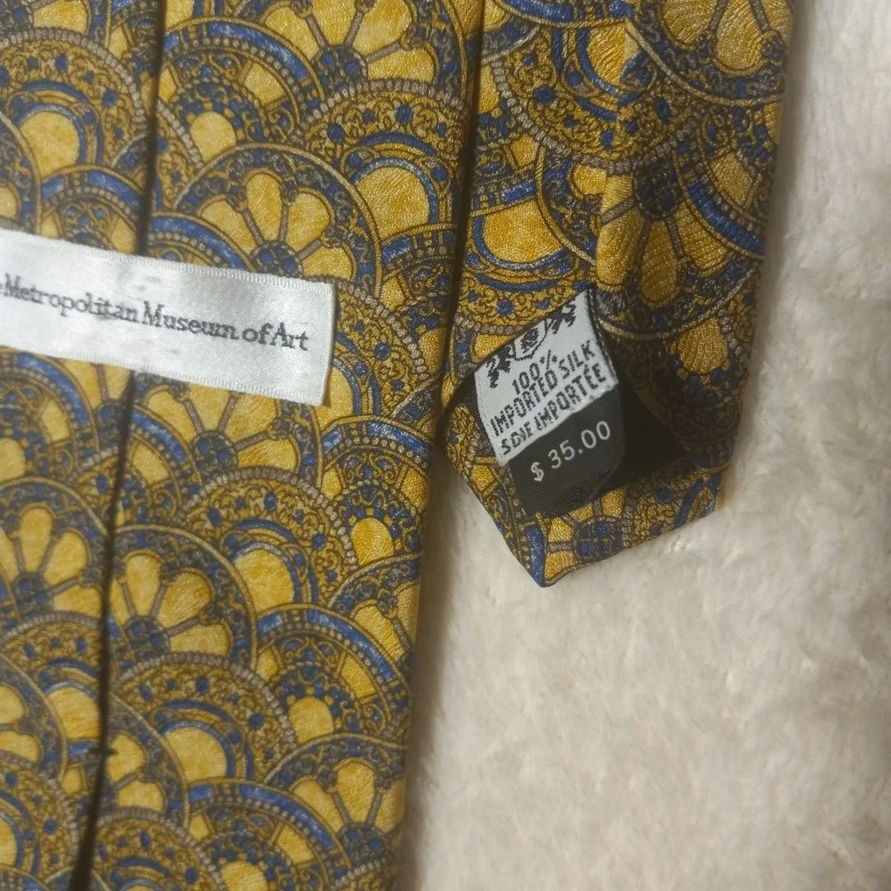 METROPOLITAN MUSEUM OF ART 100% Silk Tie Men Gold Blue Art Deco Geometri Necktie